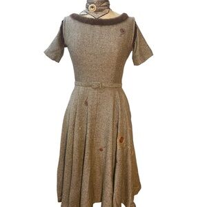 Vintage Upcycled Fit & Flare
Elegant Brown Tweed Dress

Shoulder16”
Bust36”